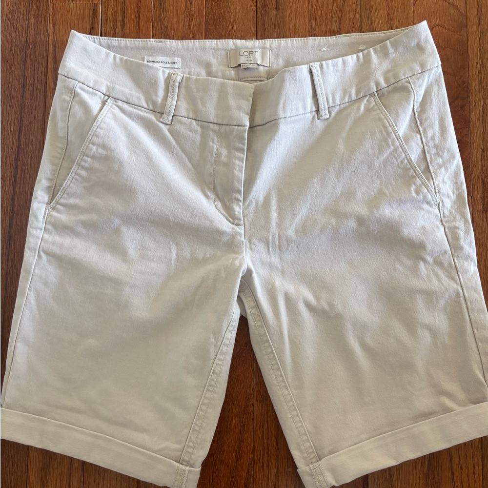 LOFT Beige Chino Bermuda Shorts size 6P